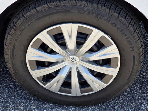 Certified 2023 Toyota Camry LE FWD image 30