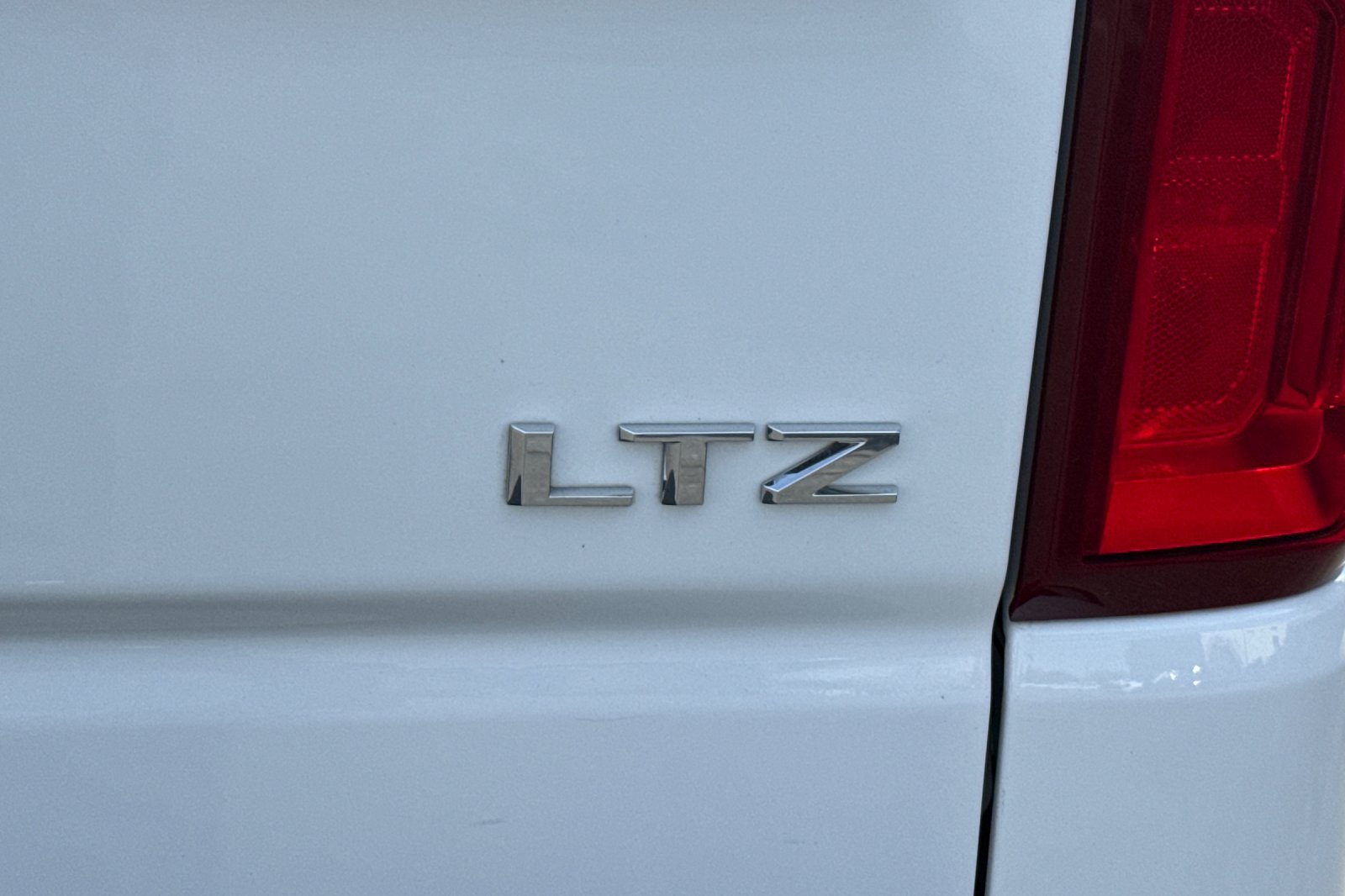 Used 2023 Chevrolet Silverado 1500 LTZ w/ LTZ Convenience Package II AWD/4WD image 37