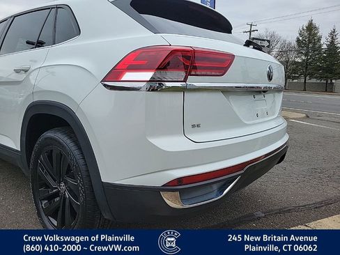 Certified 2022 Volkswagen Atlas Cross Sport SE w/ Panoramic Sunroof Package image 28