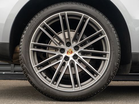 Certified 2026 Porsche Macan AWD/4WD image 14