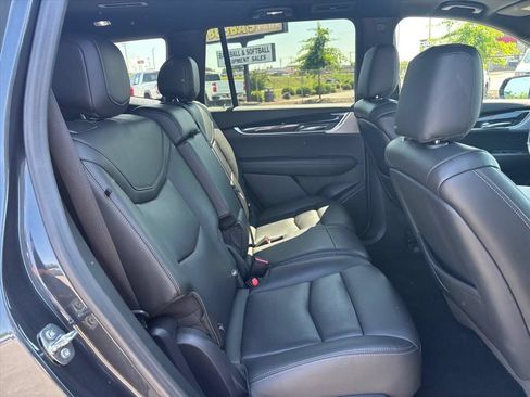 Used 2023 Cadillac XT6 Premium Luxury FWD image 14