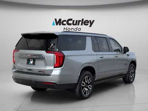 Used 2024 GMC Yukon XL AT4 w/ Technology Package AWD/4WD image 3