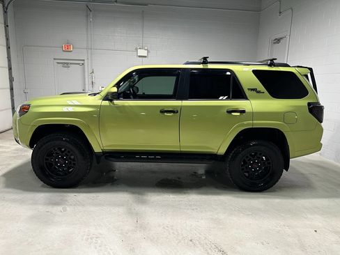 Used 2023 Toyota 4Runner TRD Off-Road Premium w/ Off Road Premium Plus Package AWD/4WD image 17