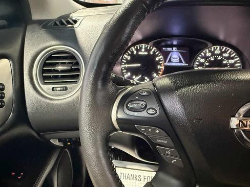 Used 2020 Nissan Pathfinder SL AWD/4WD image 15