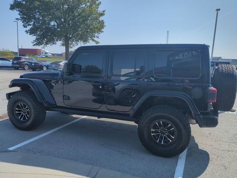 Used 2025 Jeep Wrangler Unlimited Rubicon image 8