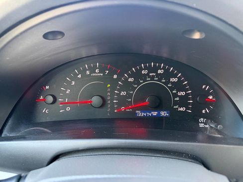 Used 2009 Toyota Camry LE FWD image 16