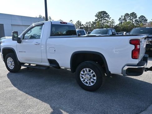 Used 2022 Chevrolet Silverado 2500 LT w/ Convenience Package image 3