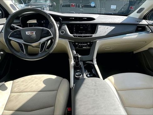 Used 2021 Cadillac XT5 Premium Luxury AWD/4WD image 16