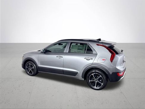 New 2026 Kia Niro LX image 8