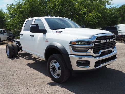 New 2026 RAM 5500 Tradesman w/ Chrome Appearance Group image 4