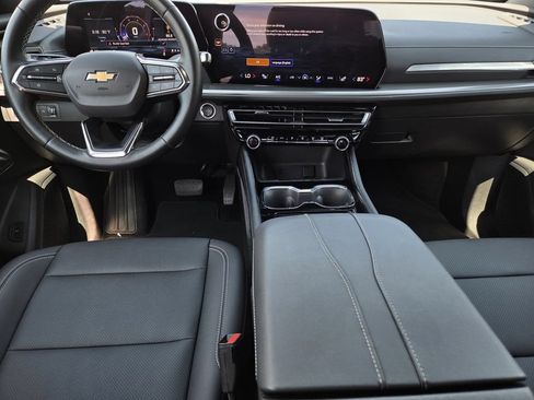 Used 2026 Chevrolet Traverse LT AWD/4WD image 10