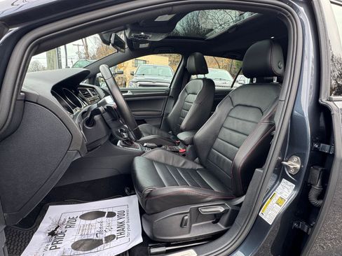 Used 2018 Volkswagen GTI SE w/ SE Leather Package image 8