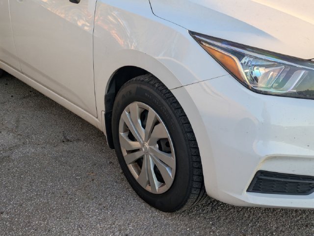 Used 2020 Nissan Versa S FWD image 6