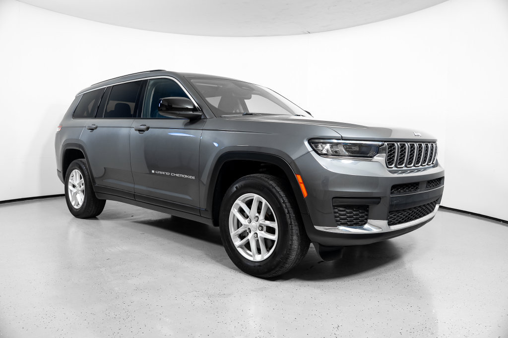 Used 2023 Jeep Grand Cherokee L Laredo w/ Luxury Tech Group I AWD/4WD image 2