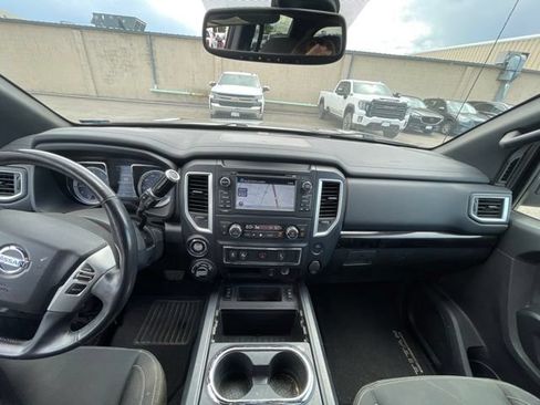 Used 2018 Nissan Titan XD AWD/4WD image 8