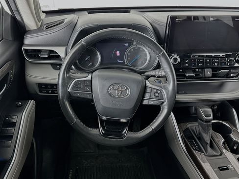 Used 2020 Toyota Highlander Platinum AWD/4WD image 17