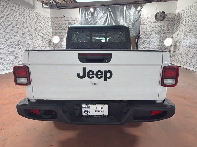 Used 2024 Jeep Gladiator Sport AWD/4WD image 6