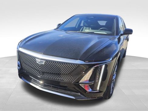 Used 2024 Cadillac Lyriq Tech w/ Driver Assist Package image 2