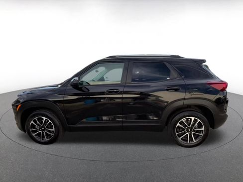 Used 2025 Chevrolet TrailBlazer LT image 9