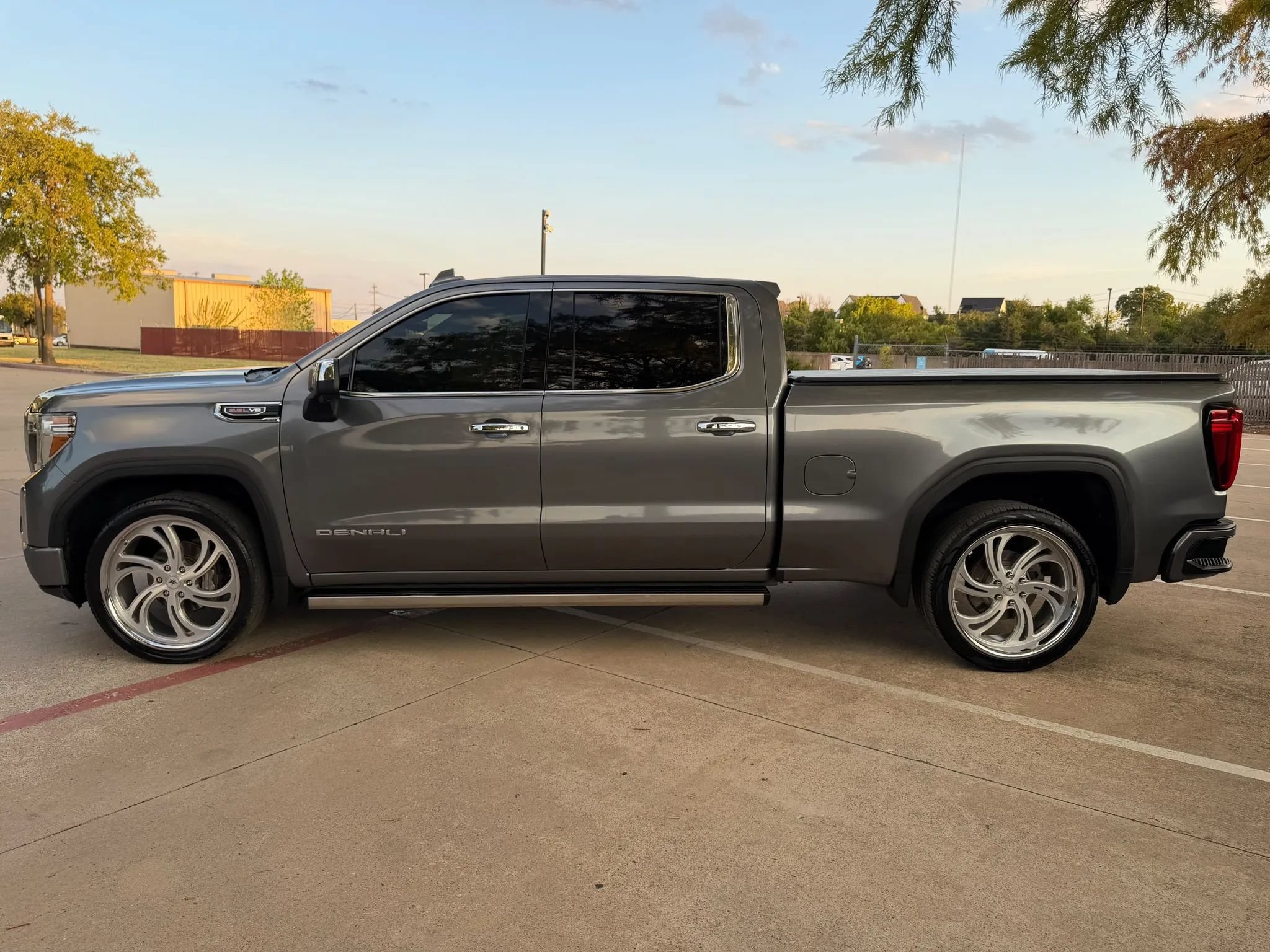 Used 2019 GMC Sierra 1500 Denali w/ Denali Ultimate Package AWD/4WD image 8