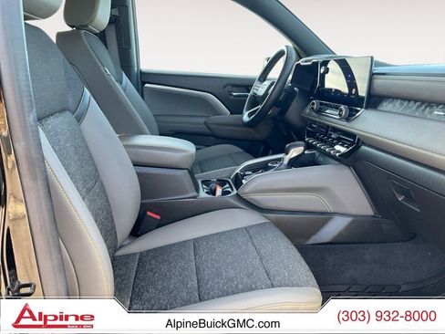 Used 2024 Chevrolet Colorado ZR2 w/ Technology Package image 15