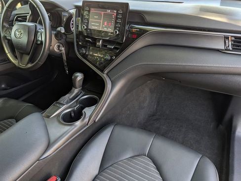 Used 2024 Toyota Camry SE image 30