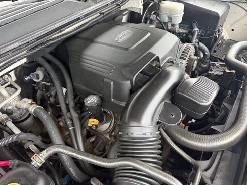 Used 2013 Chevrolet Avalanche LTZ AWD/4WD image 19
