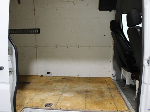 Used 2013 Mercedes-Benz Sprinter 2500 image 21