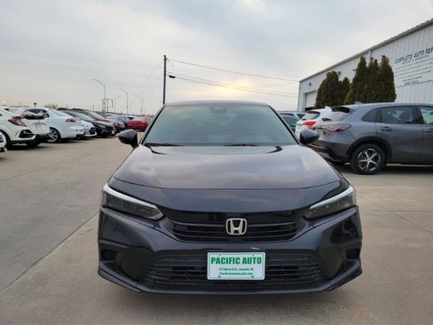 Used 2022 Honda Civic Sport image 2