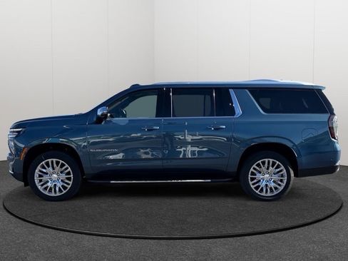 New 2025 Chevrolet Suburban Premier image 2