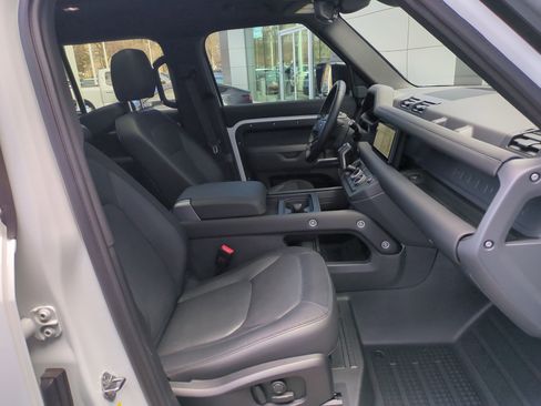 Used 2024 Land Rover Defender 110 X-Dynamic SE image 26