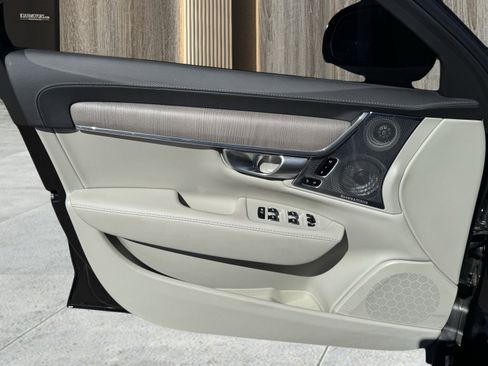 Used 2024 Volvo S90 T8 Ultimate w/ Lounge Package image 21