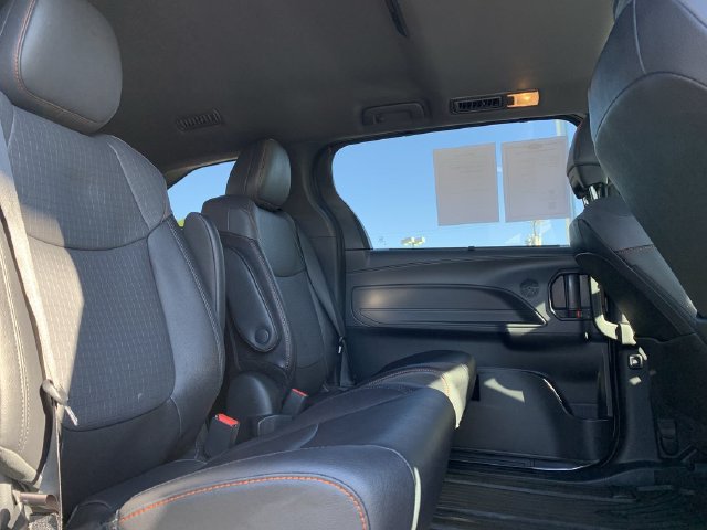 Certified 2024 Toyota Sienna XSE FWD image 34