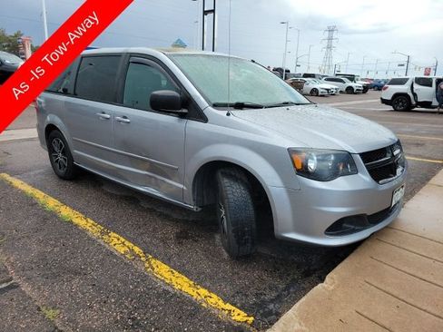 Used 2015 Dodge Grand Caravan SE w/ Quick Order Package 29E SE FWD image 3