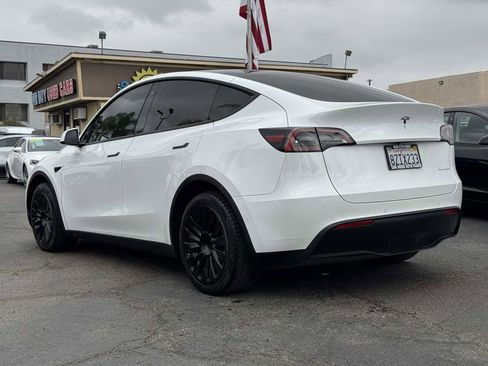 Used 2022 Tesla Model Y Long Range AWD/4WD image 13