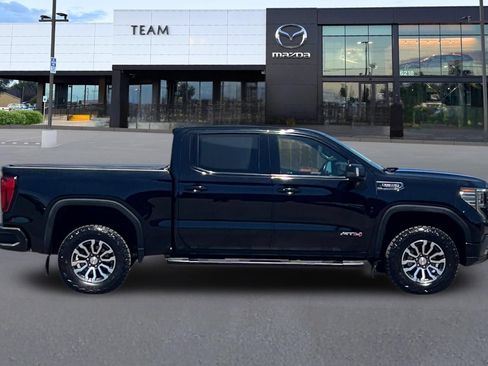 Used 2023 GMC Sierra 1500 AT4 w/ AT4 Premium Package AWD/4WD image 3