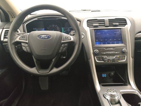 Used 2020 Ford Fusion SE AWD/4WD image 22
