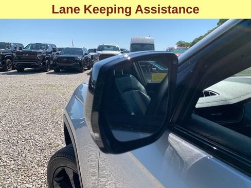 Used 2024 Jeep Grand Cherokee L Limited w/ Black Appearance Package AWD/4WD image 7