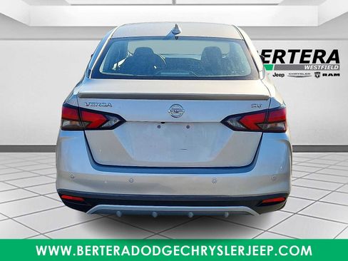 Used 2023 Nissan Versa SV image 5