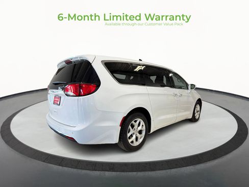 Used 2020 Chrysler Pacifica Touring w/ Tire & Wheel Group image 7