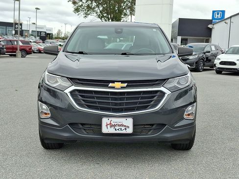 Used 2021 Chevrolet Equinox LS image 2