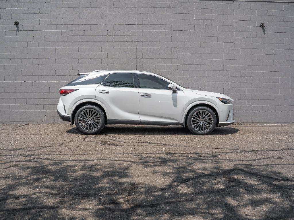 Used 2023 Lexus RX 350 FWD w/ Cold Area Package image 8