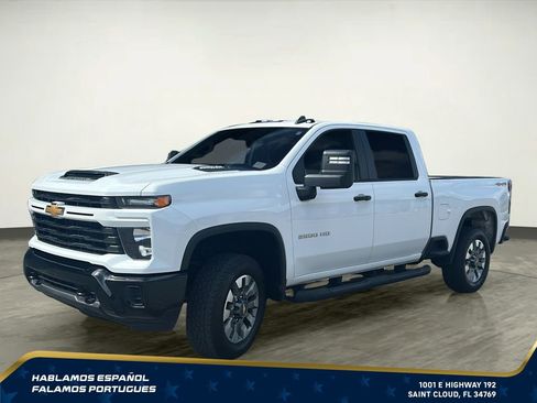 Used 2025 Chevrolet Silverado 2500 Custom w/ Custom Convenience Package AWD/4WD image 2
