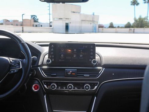 Used 2020 Honda Accord Touring image 14