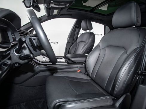 Used 2025 Audi Q8 Prestige image 20