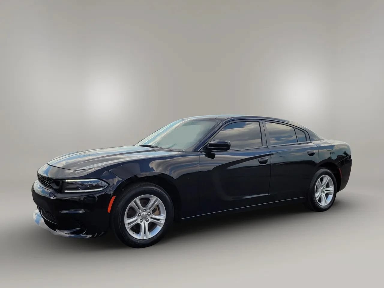 Used 2023 Dodge Charger SXT RWD image 14