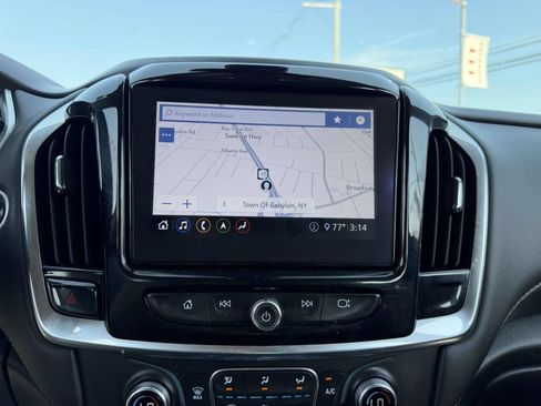Used 2020 Chevrolet Traverse LT w/ LT Premium Package AWD/4WD image 28