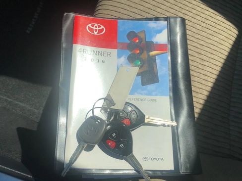 Used 2016 Toyota 4Runner SR5 image 21