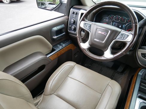 Used 2018 GMC Sierra 1500 SLT AWD/4WD image 9