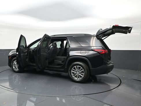Used 2023 Chevrolet Traverse LT FWD image 32